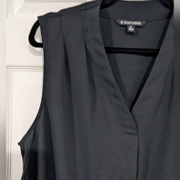 41 Hawthorn Black Sleeveless V-Neck Blouse in Size 1X - Picture 3 of 8